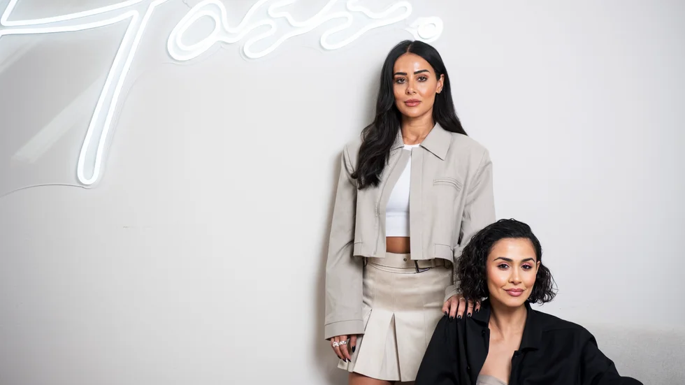Systrarna Roshi och Sharareh Hoss får en egen realityserie på TV4 Play.