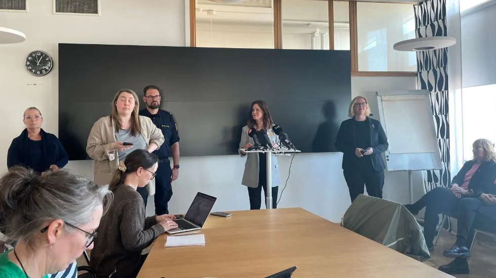 På pressträffen närvarade bland andra Louice Stridsman, verksamhetschef grundskolan, kommunalrådet Carina Sammeli samt polisen Magnus Carlborg.