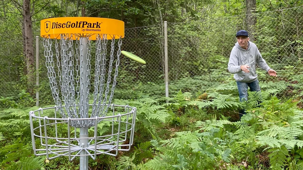 Per har spelat discgolf på banor i närliggande kommuner tillsammans med sin familj. Han tycker att det är en bra sport som inte kräver så mycket planering och det är ett bra sätt att umgås med familj eller kompisar. 