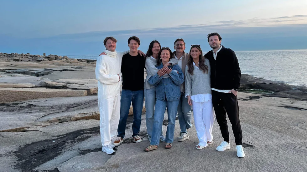 Gänget ute på västkusten. På bild från vänster: Joakim Uhlán, Sammy Hildebrandsson, Lovisa Jacobsson, Fanny Edman, Theodor Lönnefelt, Monika Spajic och Amil Gašanin.