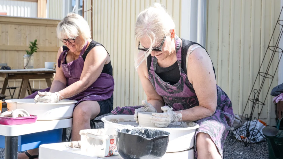 Norrbottens första keramikkollo för vuxna hölls i helgen på Pensionatet i Piteå. Bland deltagarna fanns Bitte Ejnestrand och Maria Larsson Palo.