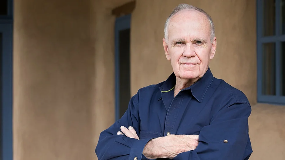 Mästaren Cormac McCarthy har lämnat oss 89 år gammal och lämnar ett stort litterärt tomrum efter sig. 