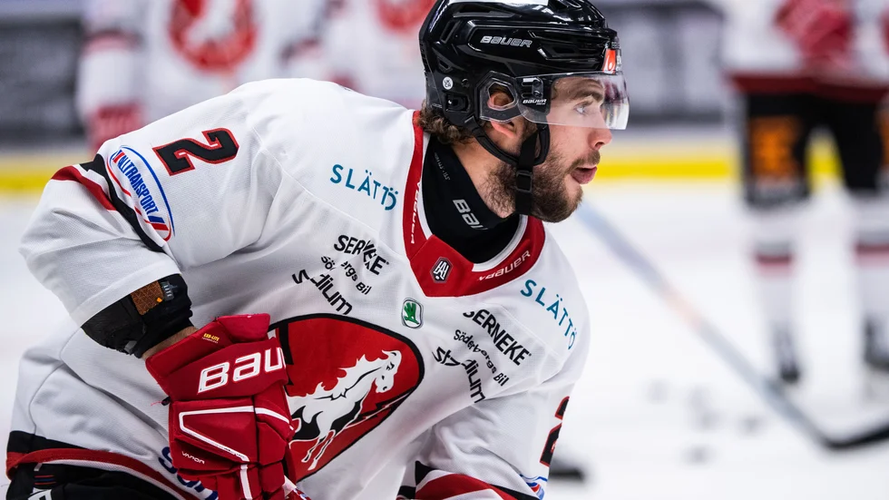 Anton Björkman lämnar Vita Hästen och fortsätter karriären i VIK.