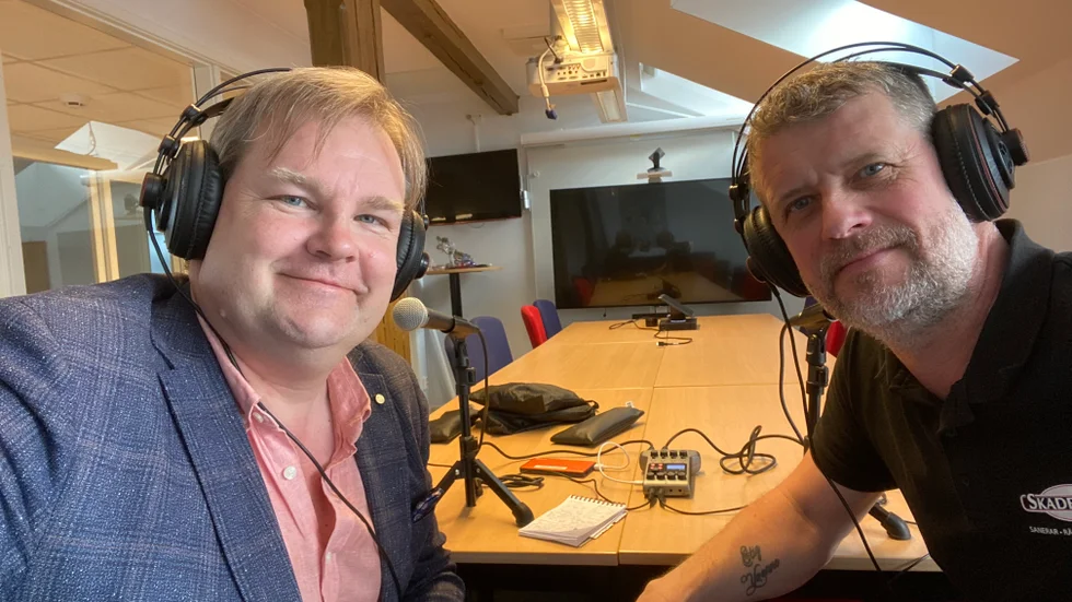 Radiosnack. En vecka till Bauhausligans premiär och några färre dagar än så till Stefan Andersson Skills internationella domardebut kommande helg i Lettland. I veckans podd pratar vi speedway. Premiären i ligan dömer "Ando" i Hallstavik.