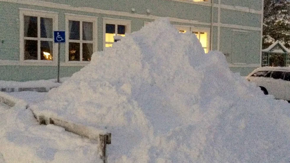 Upptaget. Handikappade fick söka sig till andra parkeringsrutor i centrala Gällivare