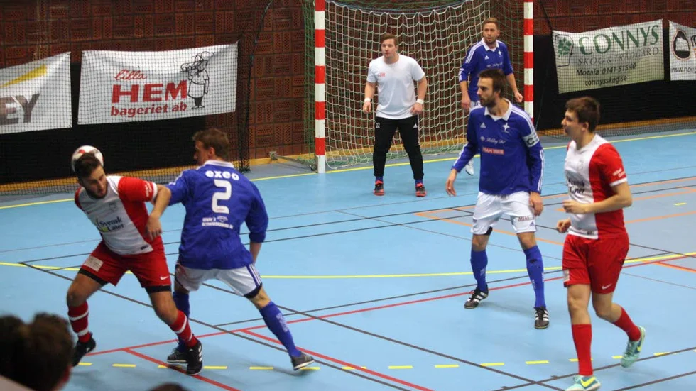 Mer spänning, mindre fart. Mer spelsystem, färre mål. Mer för fotbollsnördar, skriver Jens Bollius om de små målen.