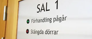 Mängder av exklusiva jackor i bilen – nu häktas trion