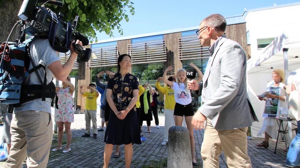 Falun Gong. Kroppsrörelser – farliga för regimen.