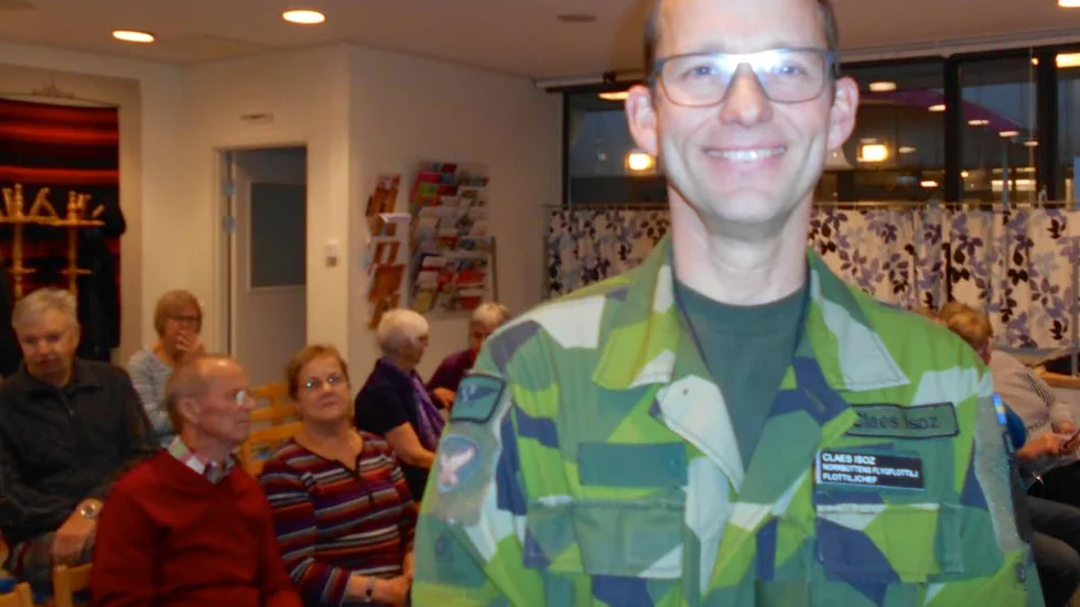 Flottiljchefen Claes Isoz hos PRO-föreningen Nederluleå Norra.