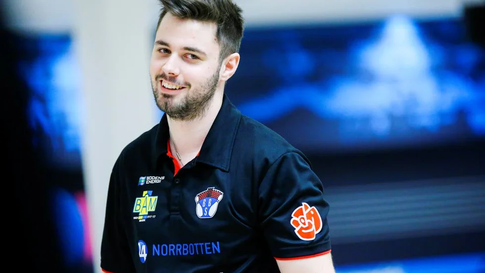 Skadad. Bodenbördige bowlaren Adam Andersson dras fortfarande med sviterna efter sin sjunde hjärnskakning.