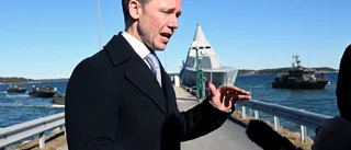 Försvarsministern har ett digert arbete framför sig
