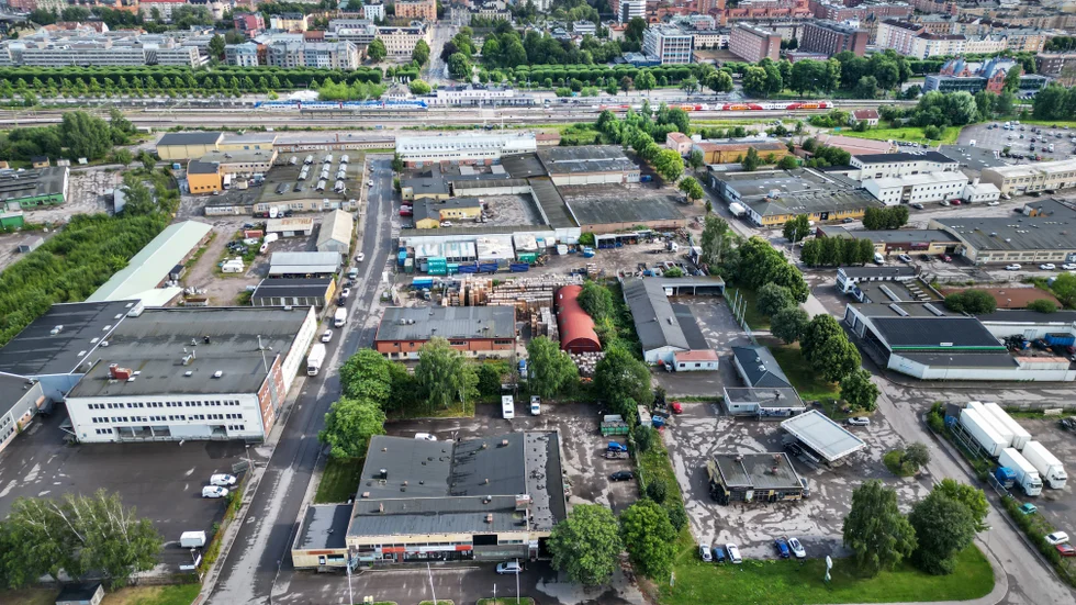 Butängen ska rivas och saneras innan Trafikverket tar över med Ostlänken.
