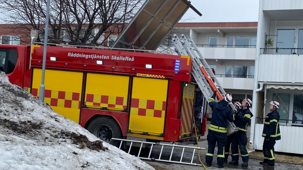 Det var stort pådrag från räddningstjänsten efter att ett larm om en brand i Skelleftehamn på fredagen. Det visade sig att en brandvarnare utlösts av en torrkokning.