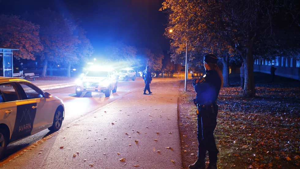 Den 1 oktober 2022 sköts en 41-årig man till döds i stadsdelen Ronna i Södertälje. En 27-årig man från Linköping friades för grovt skyddande av brottsling.