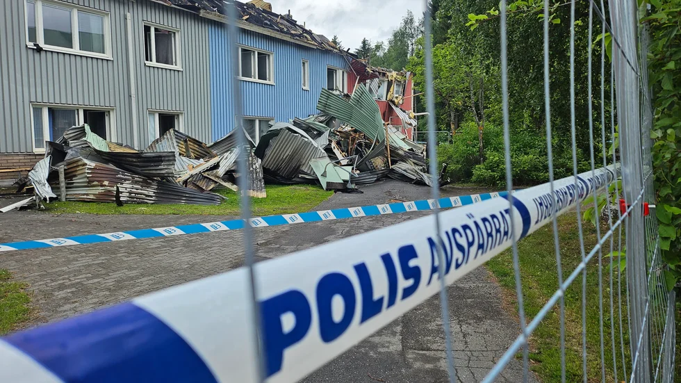 Under måndagen är huset avspärrat och polisens förundersökning pågår.