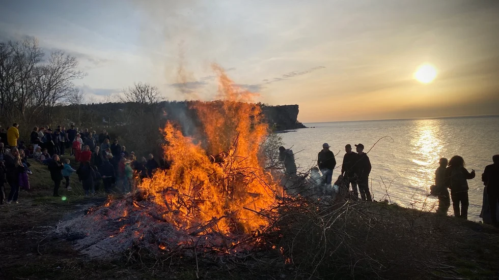 Valborgsfirandet vid Fridhem, under tisdagskvällen.
