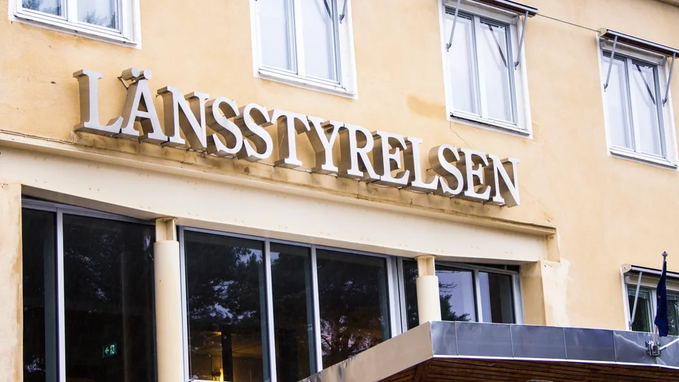 Länsstyrelsen Norrbotten har upphävt flera av besluten om klassning och årlig avgift för anmälningspliktiga hälsoskyddsverksamheter i Piteå. 