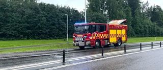 Bil började ryka på E4 i Skellefteå – räddningstjänsten ryckte ut