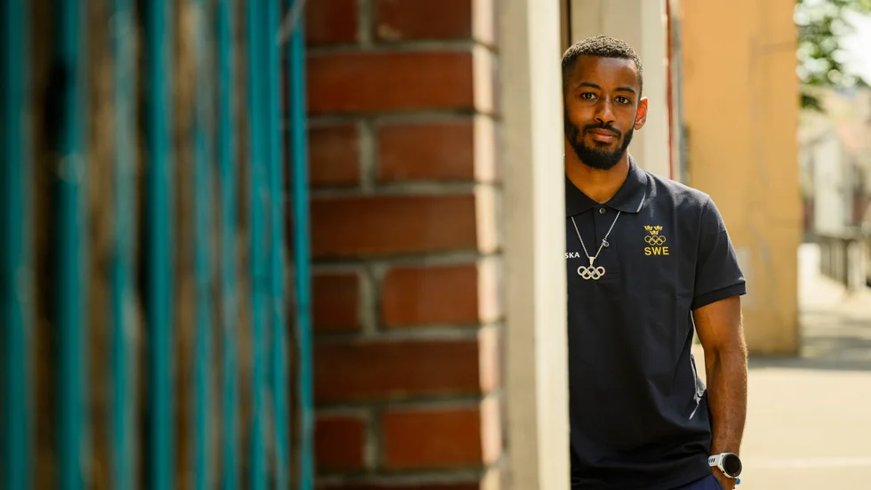 Nebil Ibrahim ställs mot en palestinsk motståndare i sin första match i OS-boxningen.