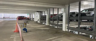 Centrala parkeringshuset avspärrat – problem med betongen