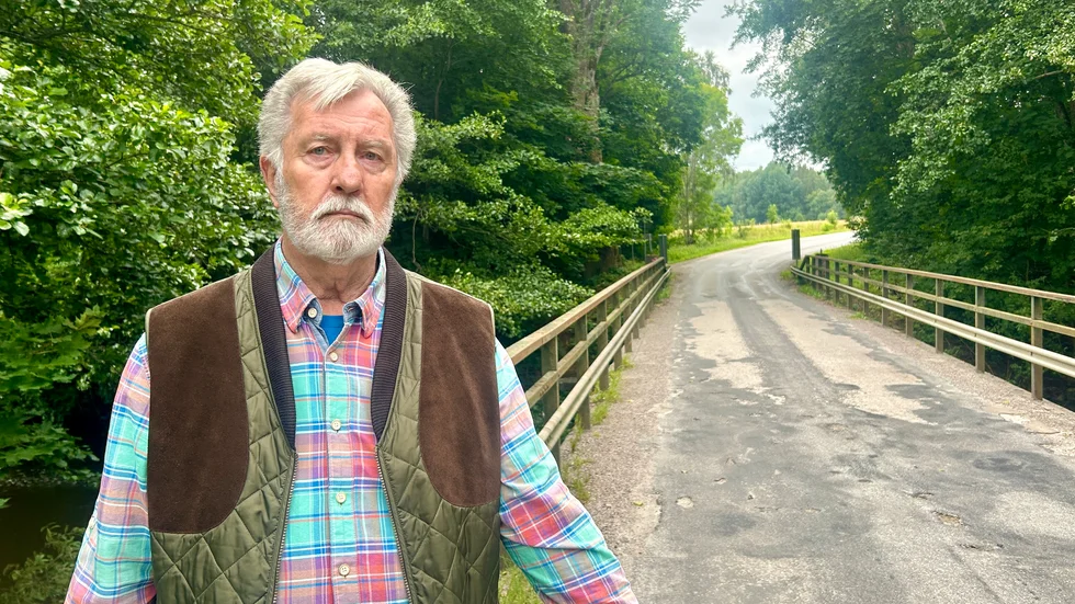 Peter Gahnfelt rasar över det bristande vägunderhållet, särskilt mellan Genne kvarn och Östra Vingåkers kyrka. 
