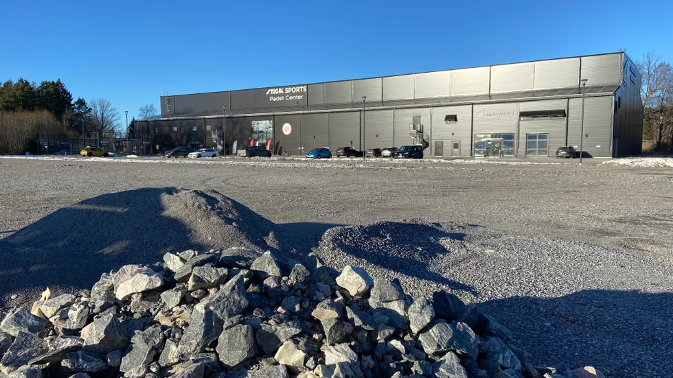 Det är på fastigheten intill Stiga padel center som den nya bilhallen ska byggas.