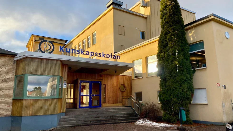 Kunskapsskolan skulle öppna lågstadium och fritidshem i höst. Men så blir det inte och kommunens lågstadieskolor slipper därför konkurrera om eleverna nästa läsår.