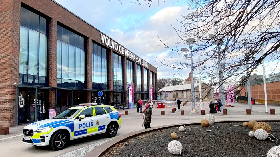 Polisen närvarar vid Volvo CE arena för att stärka upp säkerheten på årets Melloturné.