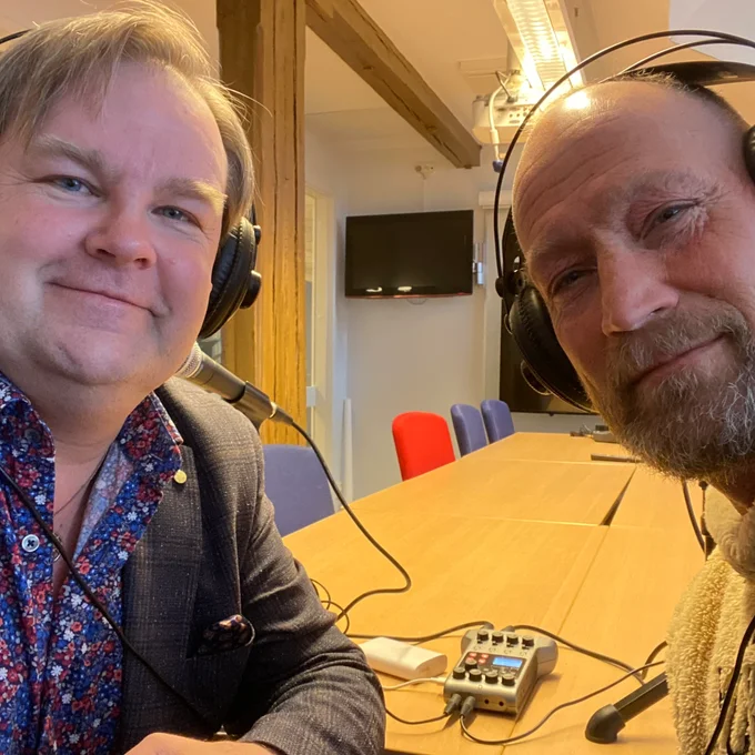 Radiosnack. Bandyexperten Dennis Gustafsson gästar Jens Bollius i podden Sportsnack och vi pratar IFK Motala, Pär Beckne, SM-finalen och inne kontra ute. 