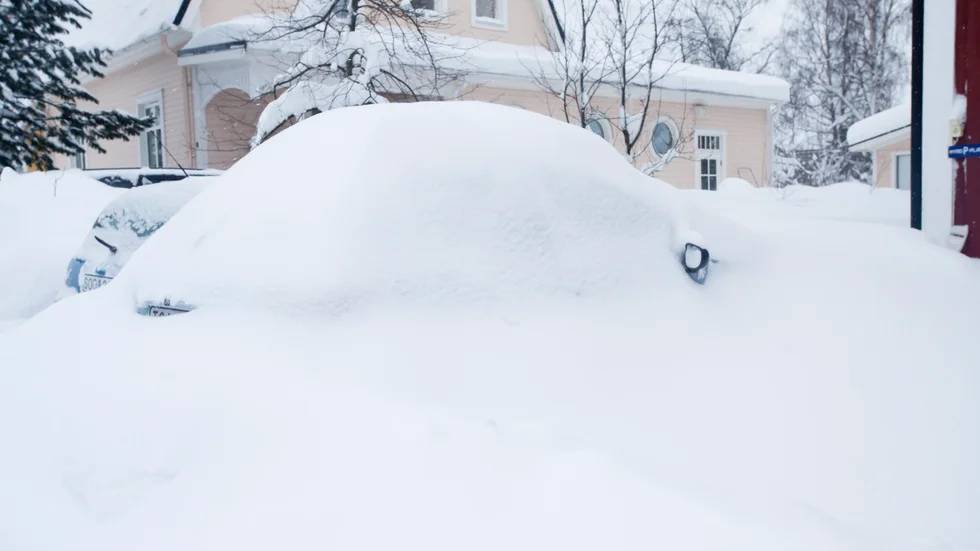 Bortfraktad snö i Luleå blir kvar ett bra tag till. Arkivbild.