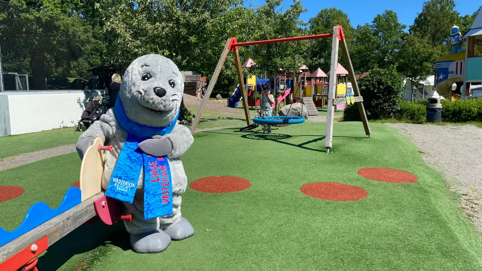 Lysse är sälsynt lycklig och glad och ser verkligen fram emot att få testa nya lekparken nästa år.