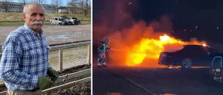 Bilar förstörda i brand • Koloniägaren: "Mår dåligt av lukten"