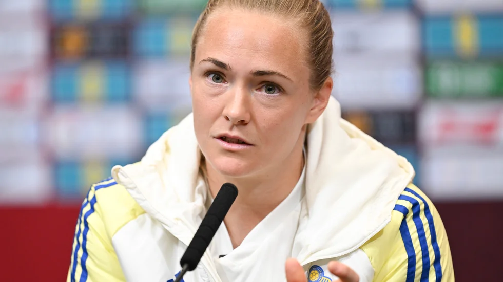 Magdalena Eriksson tycker att hennes före detta tränare Emma Hayes uttryckte sig klumpigt kring spelarrelationer.