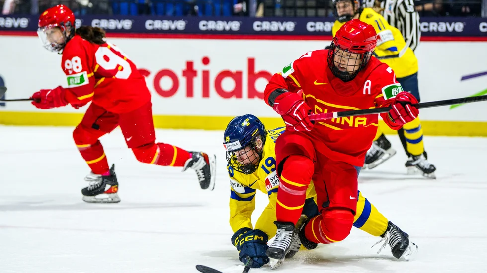 Sara Hjalmarsson gjorde mål mot Kina.