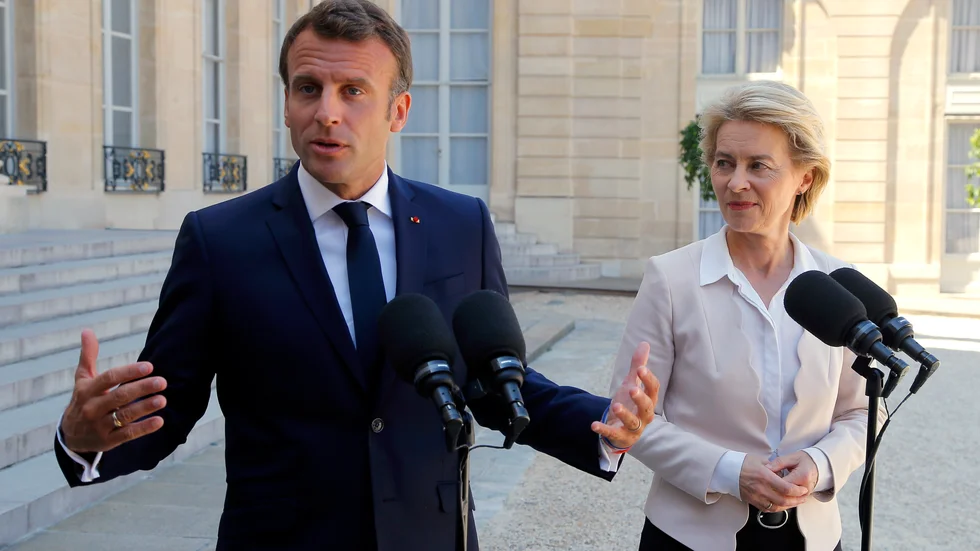Frankrikes president Emmanuel Macron och Europeiska kommissionens ordförande Ursula von der Leyen.