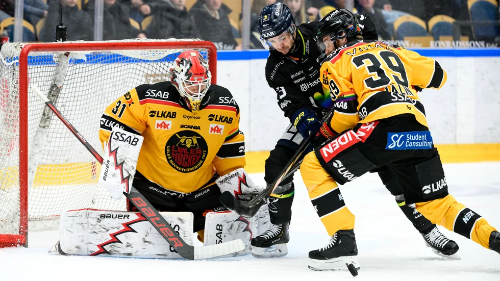 Matteus Ward fick ett tufft slut på matchen och släppte in två mål på fyra skott.