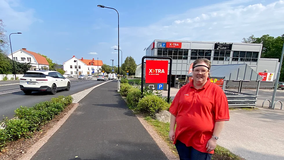 Malin Johansson, butikschef på Coop Extra, har synpunkter på att infarten från Östermalmsgatan nu försvunnit.