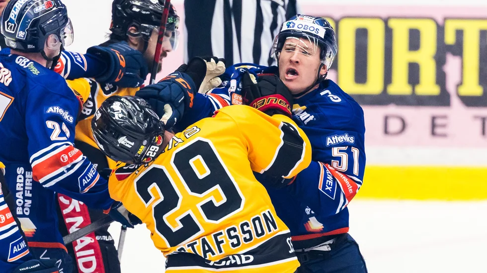 Emil Sylvegårds Växjö vann första ronden.