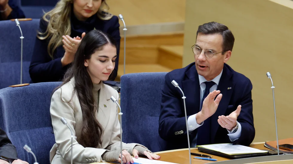 Klimat- och miljöminister Romina Pourmokhtari (L) och statsminister Ulf Kristersson (M). Arkivbild.