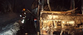 NY version: Buss blev helt utbränd