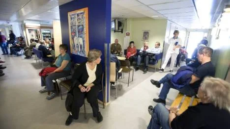 Norrbottningarna är bland de sämsta i landet på att vaccinera sig mot influensan. Men det märktes inte i väntrummet på Stadsvikens vårdcentral i går, där är  vaccineringen årets stora händelse.FOTO: Pär Bäckström