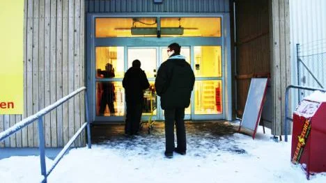 Halv två på måndagen kunde Dollarstore öppna dörrana för kunder igen.FOTO: Pia Hanzi