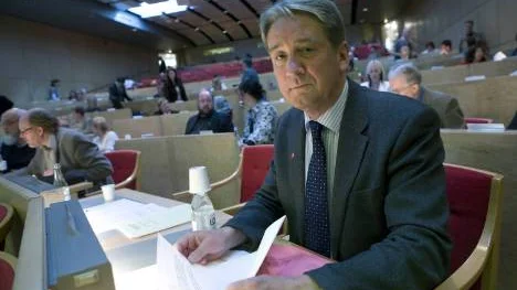 Landstingsrådet Kent Ögren (s) tror att regeringen kommer att ge klartecken till regionförsöket i norra Sverige. Det innebär i så fall att landstingen i Västerbotten, Norrbotten och delar av Västernorrland slås samman.