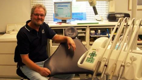 Många känner mer eller mindre obehag att gå till tandläkaren. "Bemötandet är nyckeln till mycket", säger tandläkaren Hans Ericson. FOTO: Lena Tegström