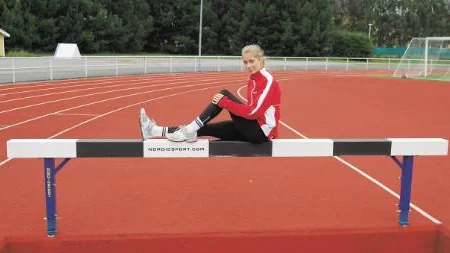 Lina Alainentalo kkunde inte få en bättre debut i Finnkampen. I ungdomsklassen tog Bodentjejen hem segern på 1500 meter och det bidrog till att Sverige vann den totala ungdomskampen.