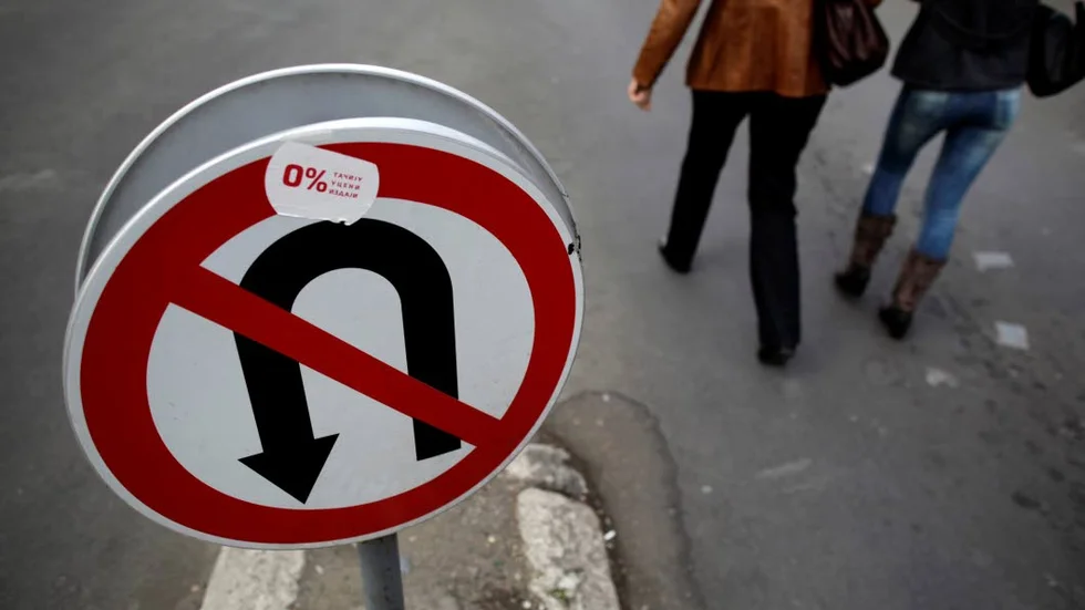 Ingen u-sväng. Urbaniseringstrenden går inte att vända. Krympande kommuner måste anpassa sig till läget.