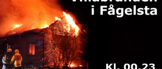 En förd till sjukhus efter villabrand