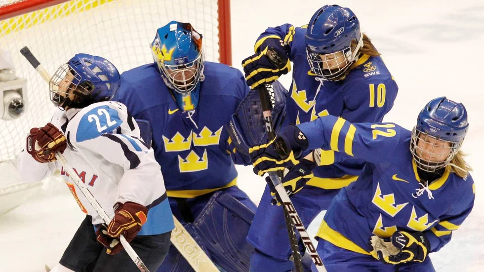 Landskamper. Hockey 
i världsklass planeras i Luleå.