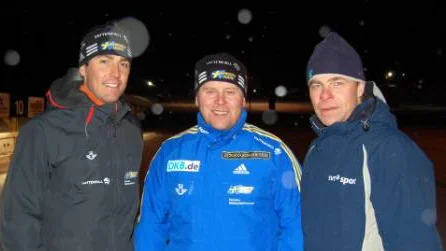 Boden har tre man på VM i skidskytte och alla tror på svensk medalj. Fr v: Johan Wåhlström, vallachef, Staffan Eklund, förbundskapten och Kalle Grenemark, expertkommentator i TV.