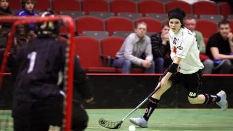 Malin Bäckström lockas av Notvikens erbjudande - och att spela under supertränaren Ulf Hallstensson - men har fortfarande inte bestämt sig..